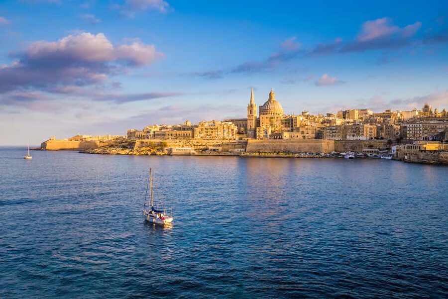 1-Day Hop-On Hop-Off Bus + Harbour Cruise (CMO) - Key highlights at a glance