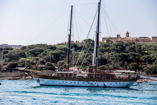 3 Island Cruise onboard Faith - Onboard comfort and the live narration you can actually use