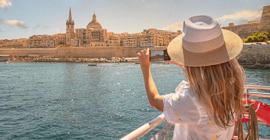 Afternoon Harbours Cruise with Guide and Roundtrip Transfers - The guided story you hear on the water, from 1565 to 1942