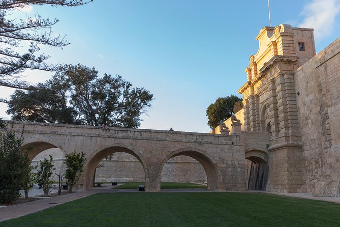 Best of Mdina and Rabat Walking Tour - Pjazza San Publju: The Cathedral Square That Anchors Mdina