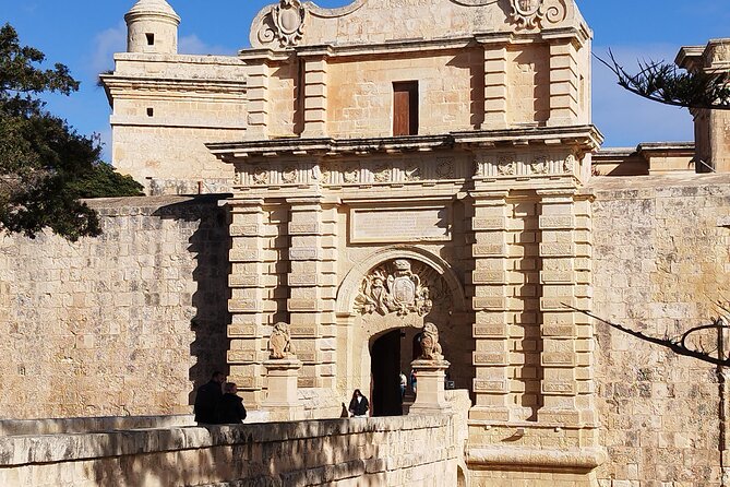 Best of Mdina and Rabat Walking Tour - Finding Your Guide: The Red Umbrella at Mdina Main Gate