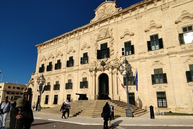 Best of Valletta Walking Tour - Merchant Street Market and Republic Street life, plus Cafe Cordina