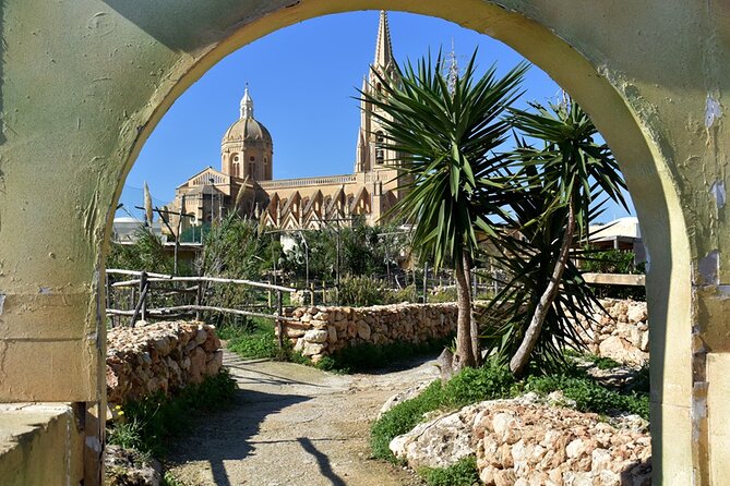 Christmas Tuk Tuk or Jeep tour in Gozo inc. Dinner - Price and value for a 6-hour Christmas small-group tour
