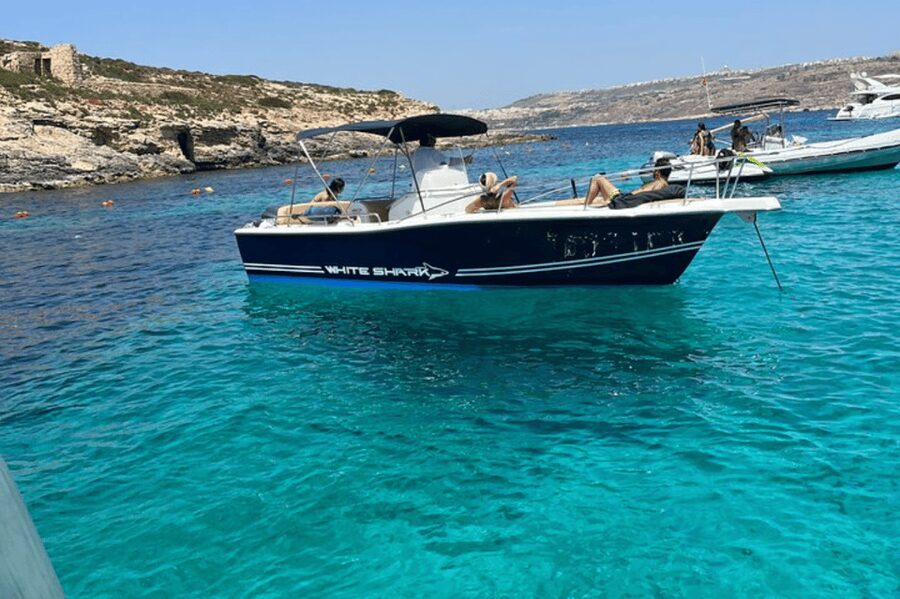 Cirkewwa/Mgarr: Blue and Crystal Lagoon Private Boat Charter - Meeting points: Cirkewwa on Malta and Mgarr on Gozo, without the guesswork