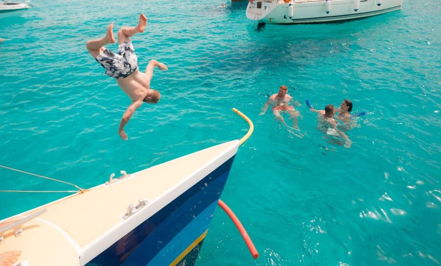 Comino: Blue Lagoon Catamaran Cruise with Lunch and Open Bar - The Open Bar: Beer, Wine, and Soft Drinks, Kept Flowing
