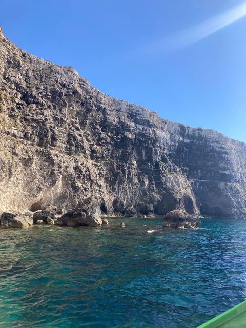 Comino: Private boat tour with Snorkeling activities & caves - L-Għar ta’ Bla Saqaf and the It-Tieqa Cave Complex: Guided Cave Swimming
