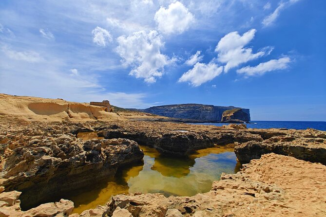 Discovering Gozo Full Day incl. Guide, Train & Ggantija Temples - Ferry to Gozo, then a trackless train to Victoria