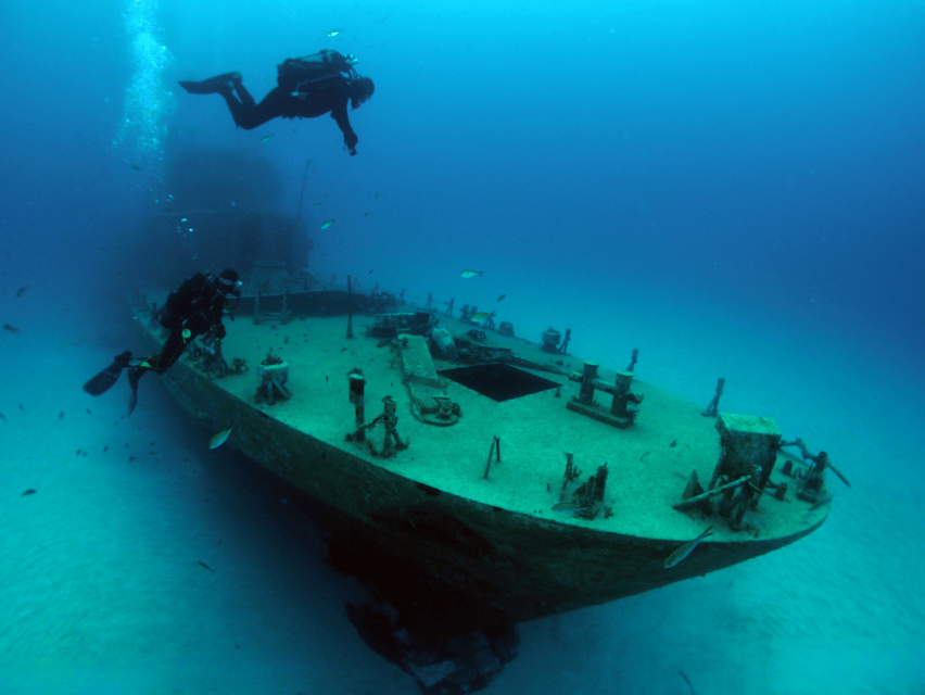 DiveSnap Underwater Sports Thrills:Lantern Point & P31 Wreck - Skipper, stories, and keeping the vibe relaxed