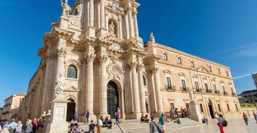 From Malta: Syracuse and Marzamemi Day Trip with Guide - Catamaran ride to Sicily: views with a small comfort caveat