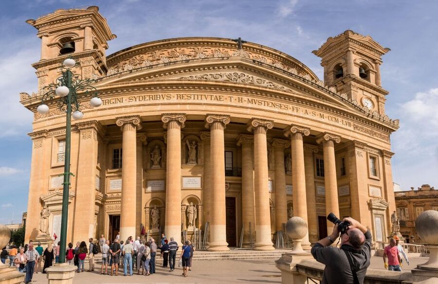 From Mosta: City Highlights Tour of Mosta with Buffet Lunch - Lunch at the DOME Visitors Centre: Maltese buffet food done right