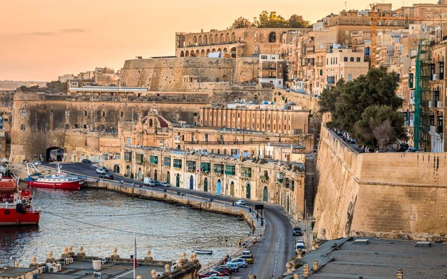 From Sliema: Valletta and the Three Cities Scenic Cruise - Audio commentary in English and German, and how to hear it clearly