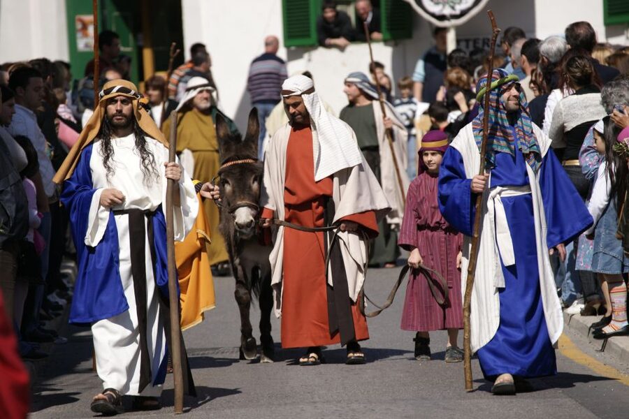 Good Friday Easter Procession with Commentary and Transport - Practical timing and how to get the best view in late afternoon light