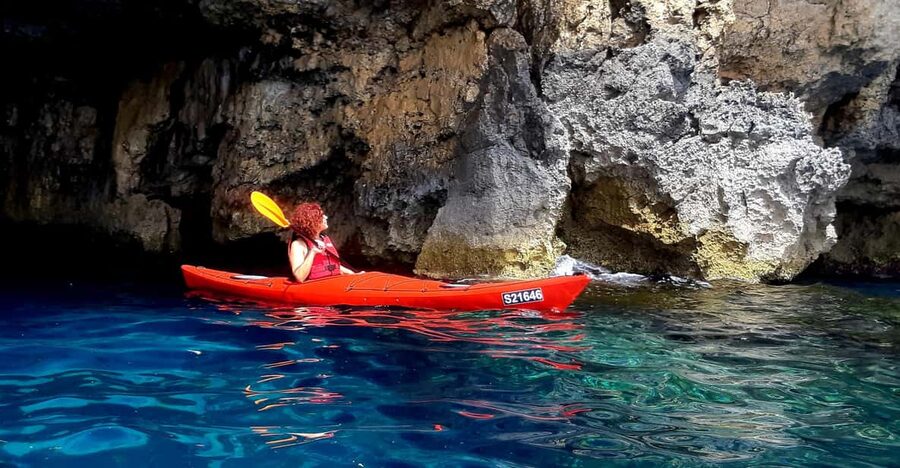 Gozo: Comino and Blue Lagoon Guided Kayaking Adventure - From Hondoq Bay to Comino by kayak: the real point of this tour