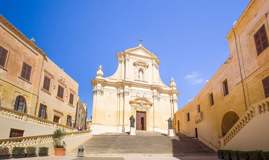 Gozo Day Pass Ferry and Hop-on Hop-off buses with audio Tour - Audio Guide: How to Use It Without Losing Time