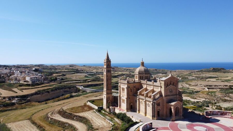 Gozo - Funtastic Daytrips - - Fungus Rock: One of the Island’s Most Photo-Friendly Landmarks