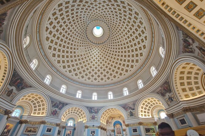 Half Day Shared Tour in Malta - The Tour Style: Commentary Plus Time on Your Own