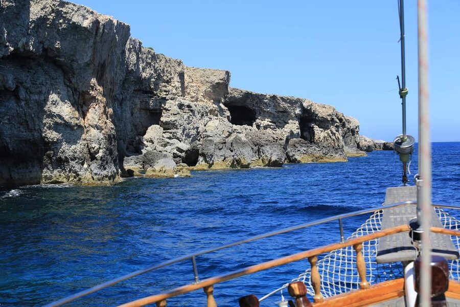 Malta: Comino, Blue Lagoon, + Sea Caves Day Trip - Sea caves and rock formations: what you see on the way back