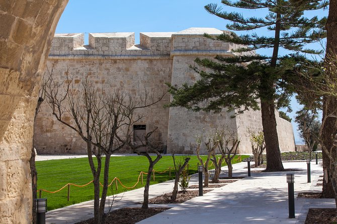 Malta Full Day Private Sightseeing Tour - Valletta first: Barrakka Gardens, Auberge de Castille, and St John’s Cathedral