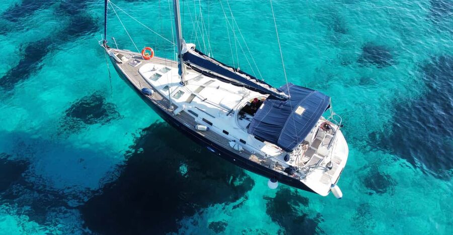 Malta Gozo Comino: Full Day Sailing Charter - The 14-Meter Sailboat Setup, Comfort, and Space for Groups