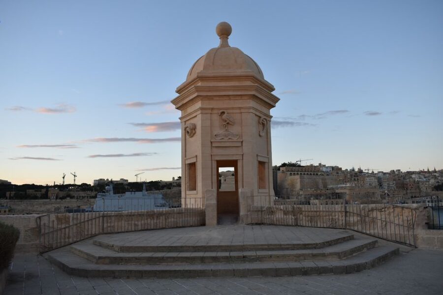 Malta Historical Tour: Valletta & The Three Cities - Upper Barrakka Gardens: the harbour view that makes the whole tour click