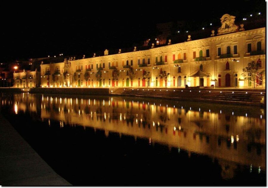 Malta: Marsamxett Harbour and Grand Harbour Cruise by Night - From Strand Sliema Into Sliema Creek: The Start Has Momentum
