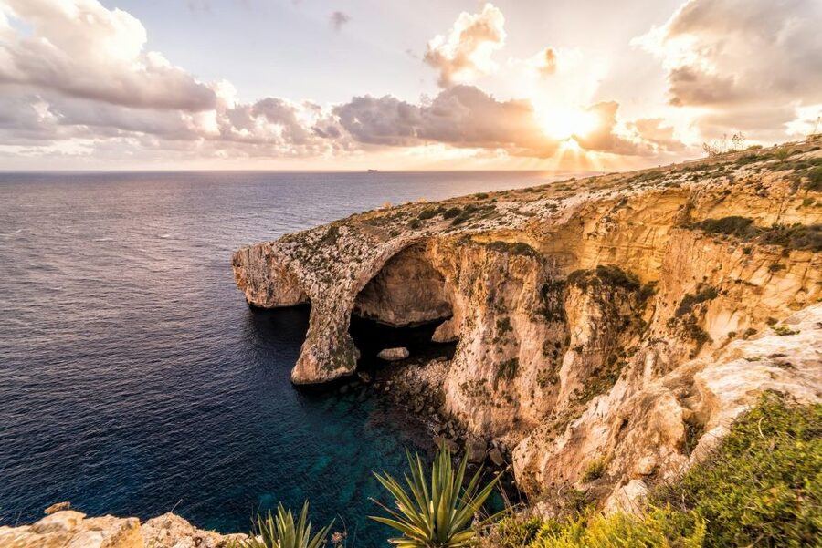 Malta: Prehistoric Temples and Highlights of the South - Lunch, Wine, and the Fixed Menu Reality