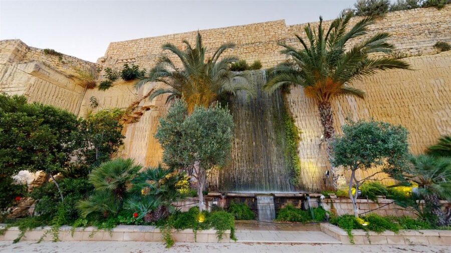 Malta: Prehistoric Temples, Limestone Heritage & Blue Grotto - Who this tour suits, and who should skip it
