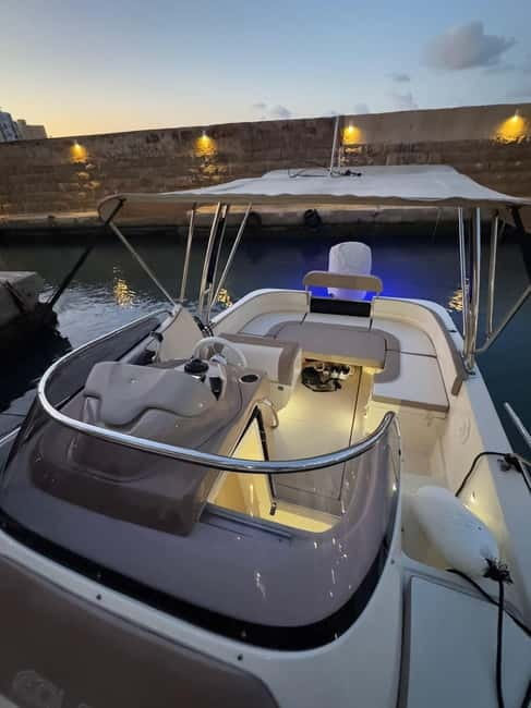 Malta: Private Boat Cruise with Caves, Beaches & Swim Stops - St. Maria and St. Nikolaus Bay: More Bays, More Choice