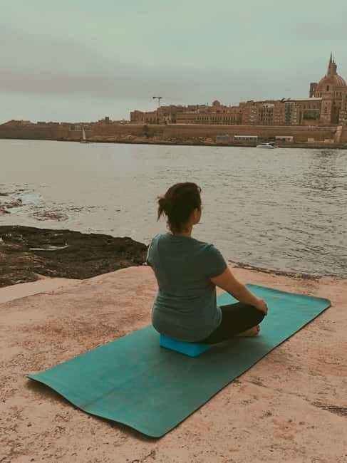Malta: Private Yoga class close the Sea - Arriving and centering, how the session actually begins