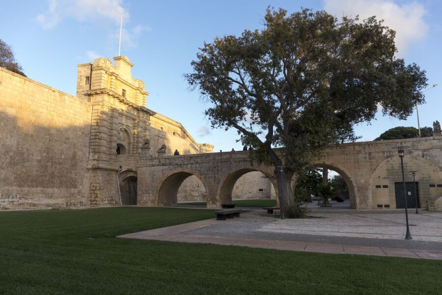 Mdina and Rabat Private Walking Tour with local pastizzi - Where the tour starts at Mdina’s Main Gate bridge