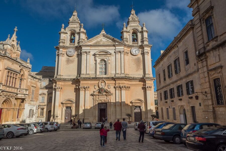 Mdina and Rabat Private Walking Tour with local pastizzi - The Mdina walking loop: palaces, squares, and the big viewpoint payoff