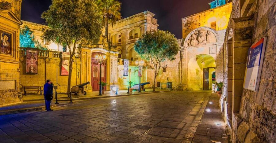 Mdina: Valletta Waterfront Area, Mdina, and Rabat Night Tour - Key things that make this night tour worth it
