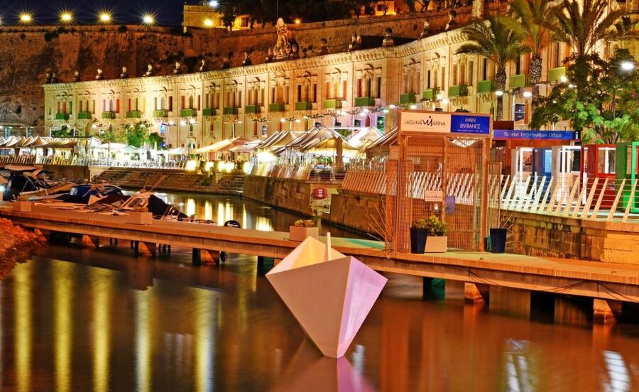 Mdina: Valletta Waterfront Area, Mdina, and Rabat Night Tour - Mdina after dark: lantern-lit lanes and the best big views