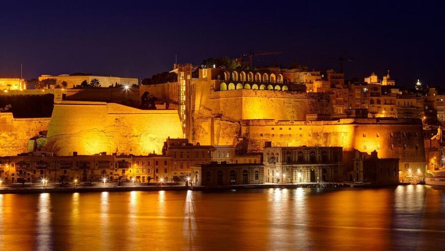 Mdina: Valletta Waterfront Area, Mdina, and Rabat Night Tour - Who should book this night loop