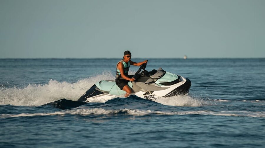 Mellieha: Jet Ski Rental with Safety Boat - Where you meet and how to get ready (Labranda Hotel area)