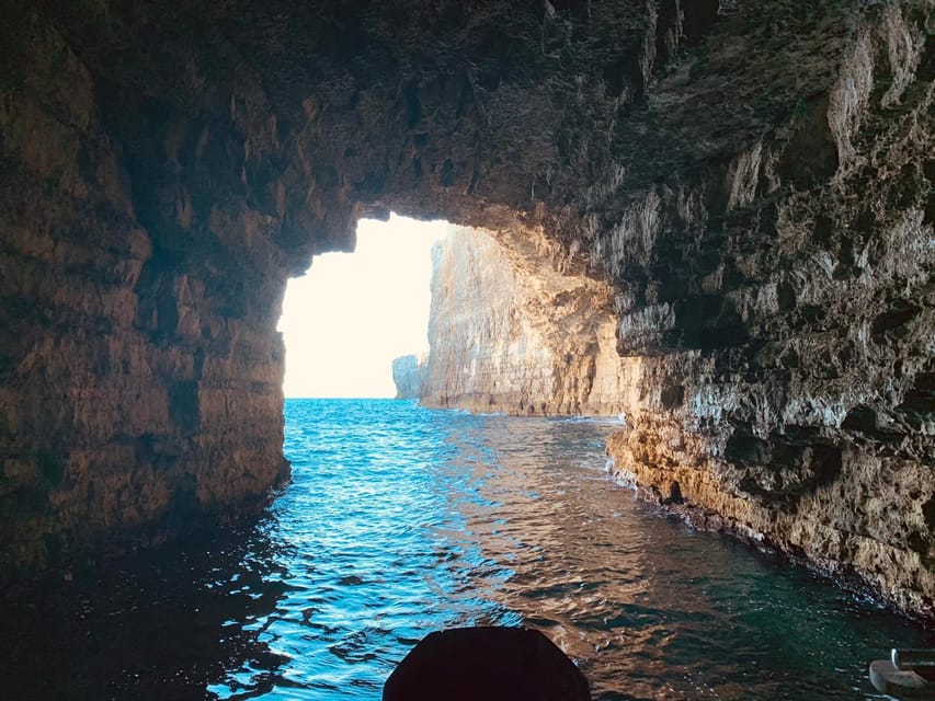 Mellieha: Speedboat Trip Round Comino Caves 2h @ Blue Lagoon - Quick hits on this Comino caves and Blue Lagoon speedboat