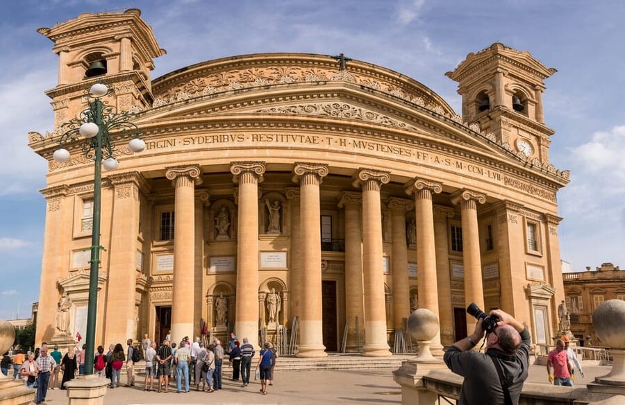 Mosta: City Highlights Tour with Buffet Lunch - Your 3-Hour Plan: Dome First, Shelter Next, Lunch Last