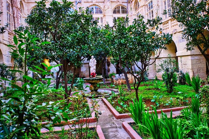 Mysteries in a Valletta Monastery - Guided Tour - Valletta street niches: the quick puzzle that sets the mood