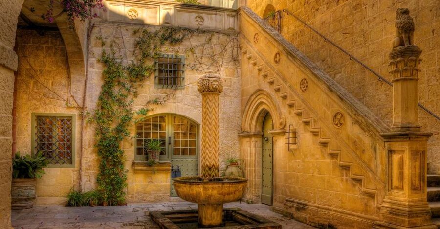 Palazzo Falson Historic House Museum entrance ticket - Touring the 17 rooms: how to avoid the overload