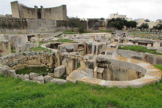 Private Tour in Malta Prehistoric Temples & Mdina - Stop 3: Ħaġar Qim and Mnajdra, Two Sites, One Neat Flow
