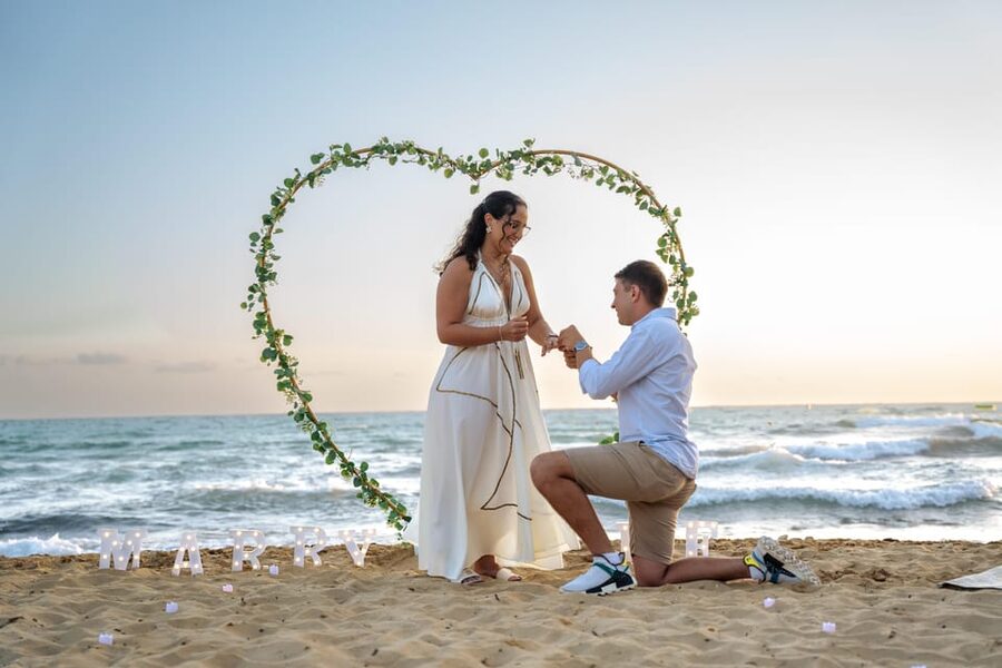 Proposal Photoshoot with Professional Photographer in Malta - How the 1.5 hour session is likely to play out