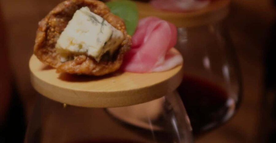 Romantic Wine Tasting Experience at Koccio Valletta - How the 1.5-Hour Flow Works (and why it feels like a date)