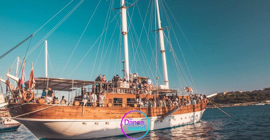 Sliema: Sailboat Party with an Open Bar, Food, and Swimming - Key things you’ll notice on this boat party