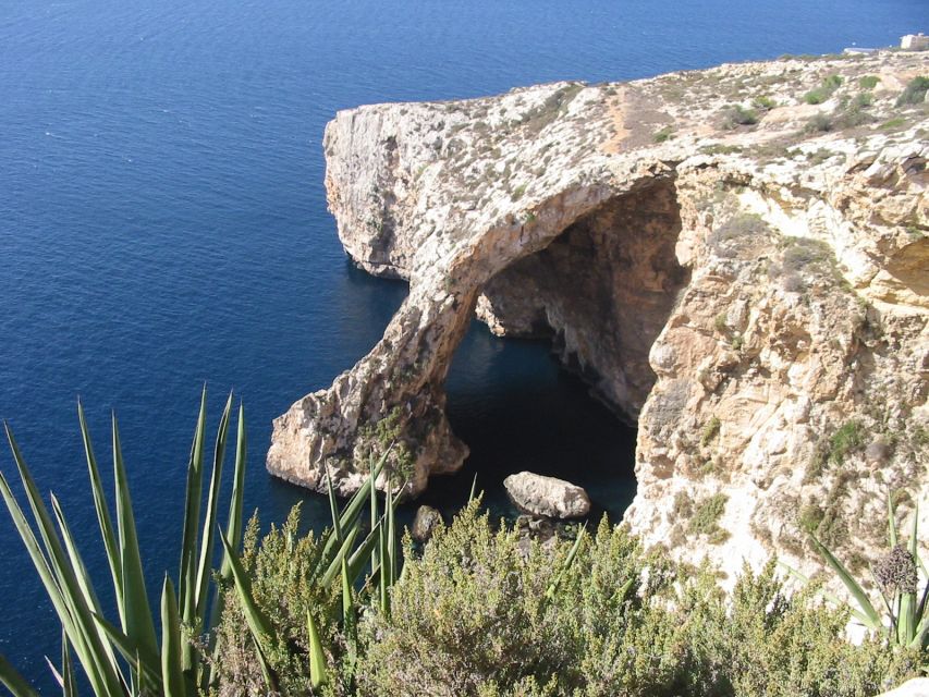 Southern Malta: Blue Grotto, Hagar Qim, and Marsaxlokk Tour - Southern Malta in One Half-Day Loop: How the 4 Hours Work