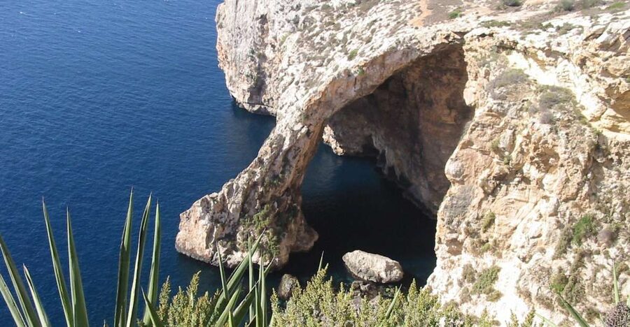 Southern Malta: Blue Grotto, Hagar Qim, and Marsaxlokk Tour - Blue Grotto and Wied iz-Żurrieq: The Stop That Makes People Pay Attention
