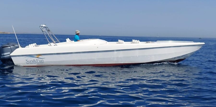 St Julian's: Powerboat Comino Blue Lagoon - Blue Lagoon time: swimming, snorkeling, and the access reservation rule