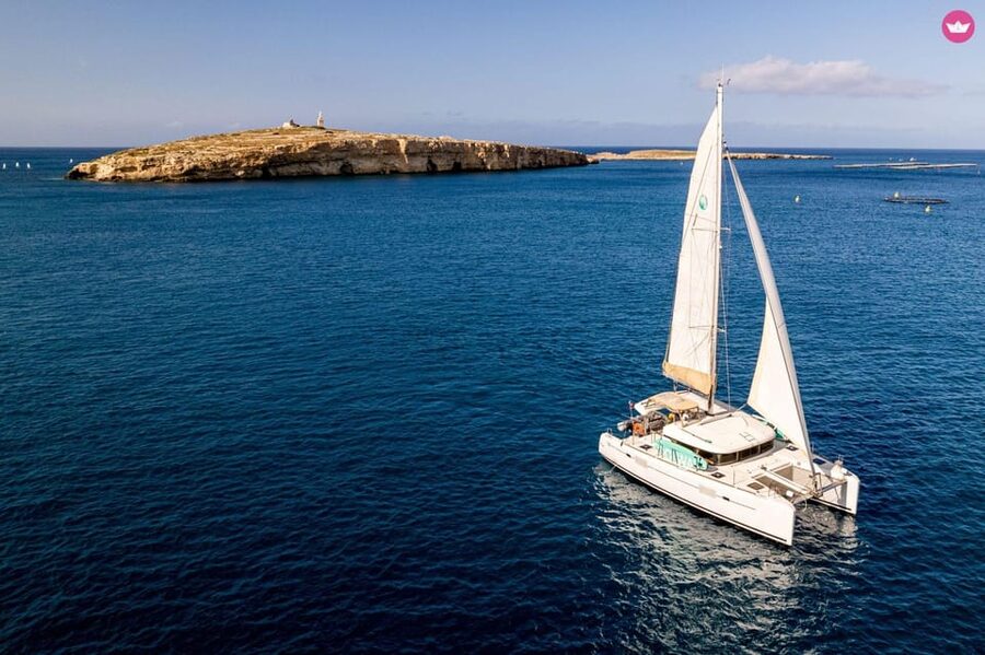 St. Paul's Bay: Half-Day Luxury Catamaran Tour with Drinks - Snorkel masks, SUP boards, and what to expect in the water