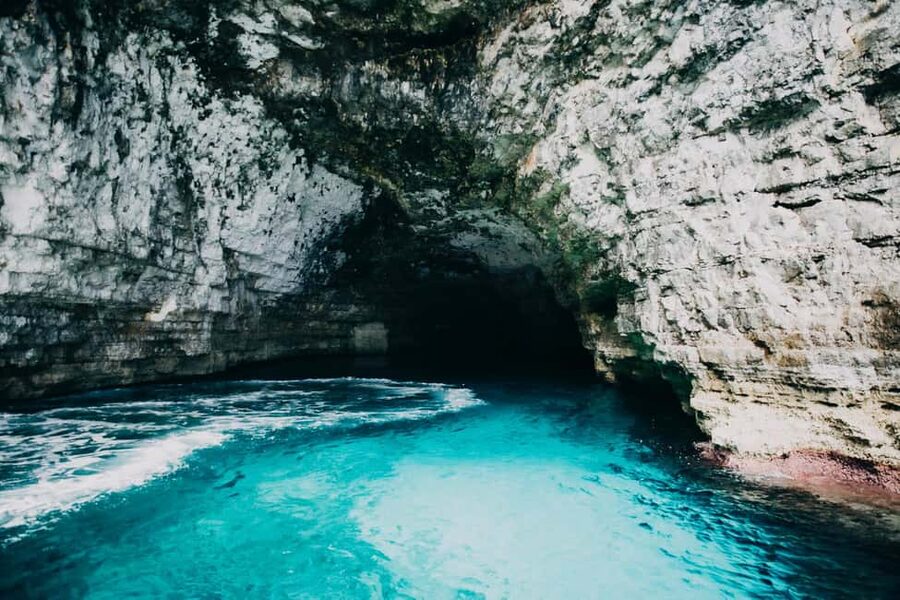 St Pauls: Gozo & Comino Islands, Blue Lagoon & Seacaves Tour - St Paul’s Island: Final Swim, Statue Photos, and Quiet Time