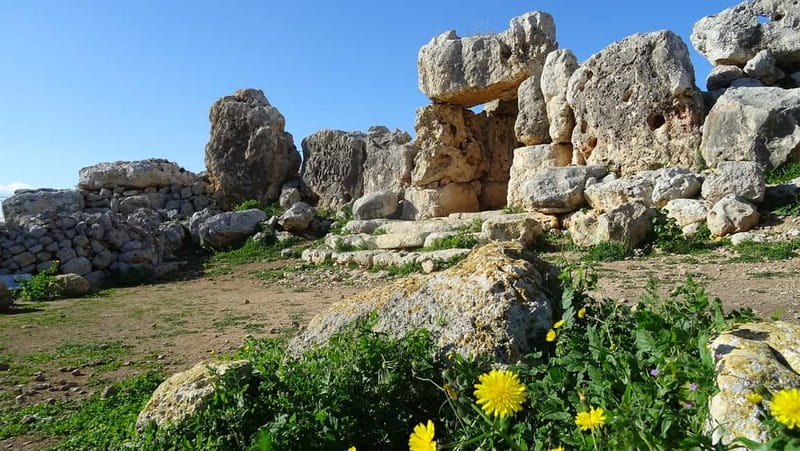 Temples Tour (Pickup, Transfer, Tickets & Drop-off Included) - Mnajdra Temples: The Same Stone Logic, Different Feel