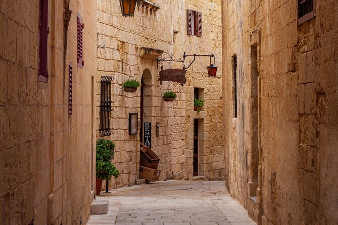 The Food & History Private Tour of Malta - The meal reality check: what included food usually feels like
